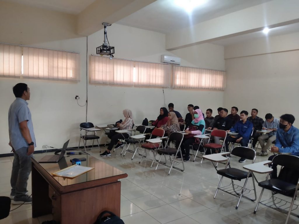 Program Studi Teknik Informatika Selenggarakan Praktisi Mengajar